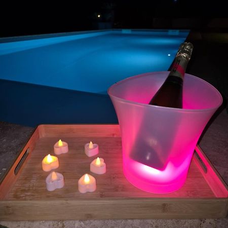 Love Room - Cocon Room - Toulon - 奥利奥斯 外观 照片