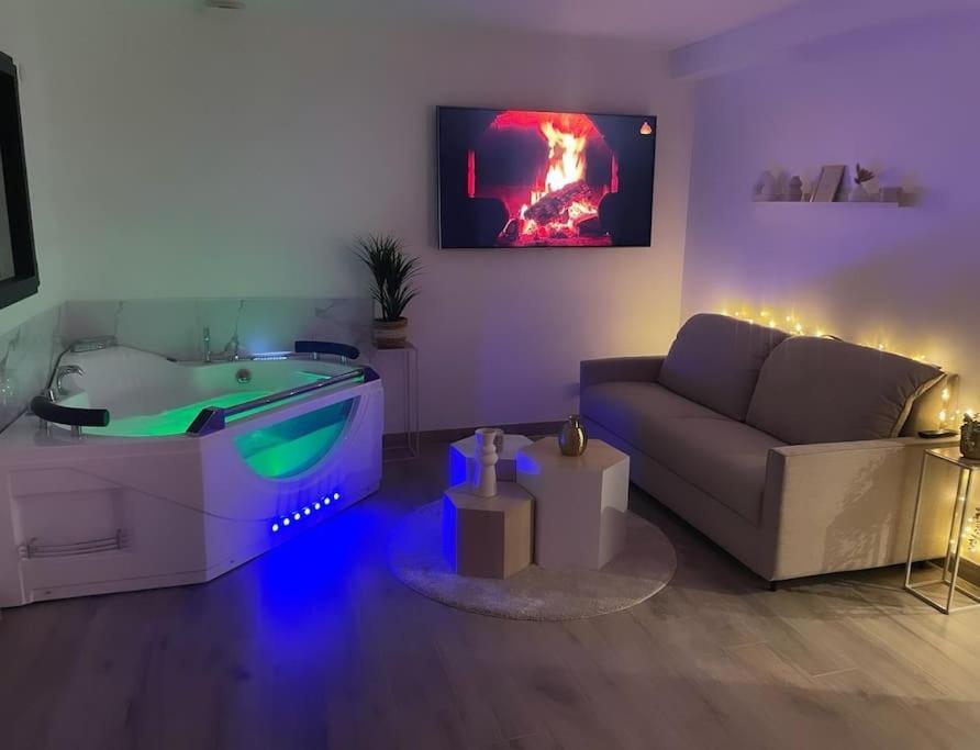 Love Room - Cocon Room - Toulon - 奥利奥斯 外观 照片
