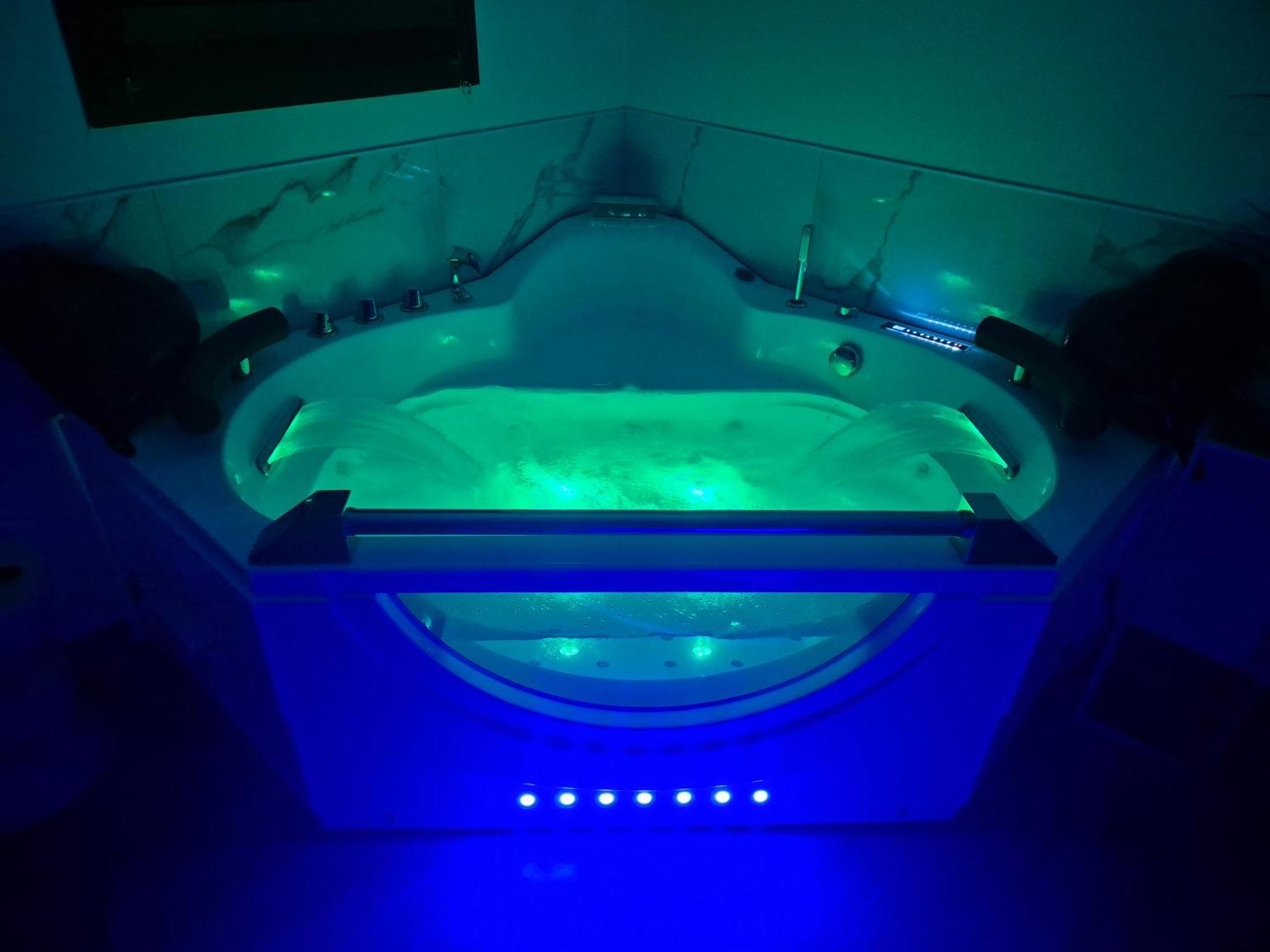 Love Room - Cocon Room - Toulon - 奥利奥斯 外观 照片