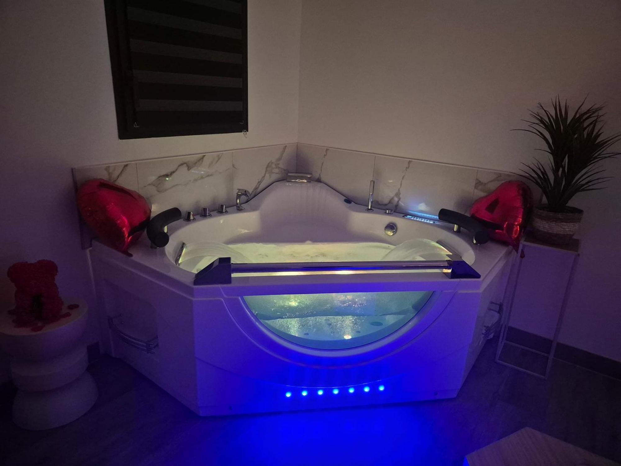 Love Room - Cocon Room - Toulon - 奥利奥斯 外观 照片
