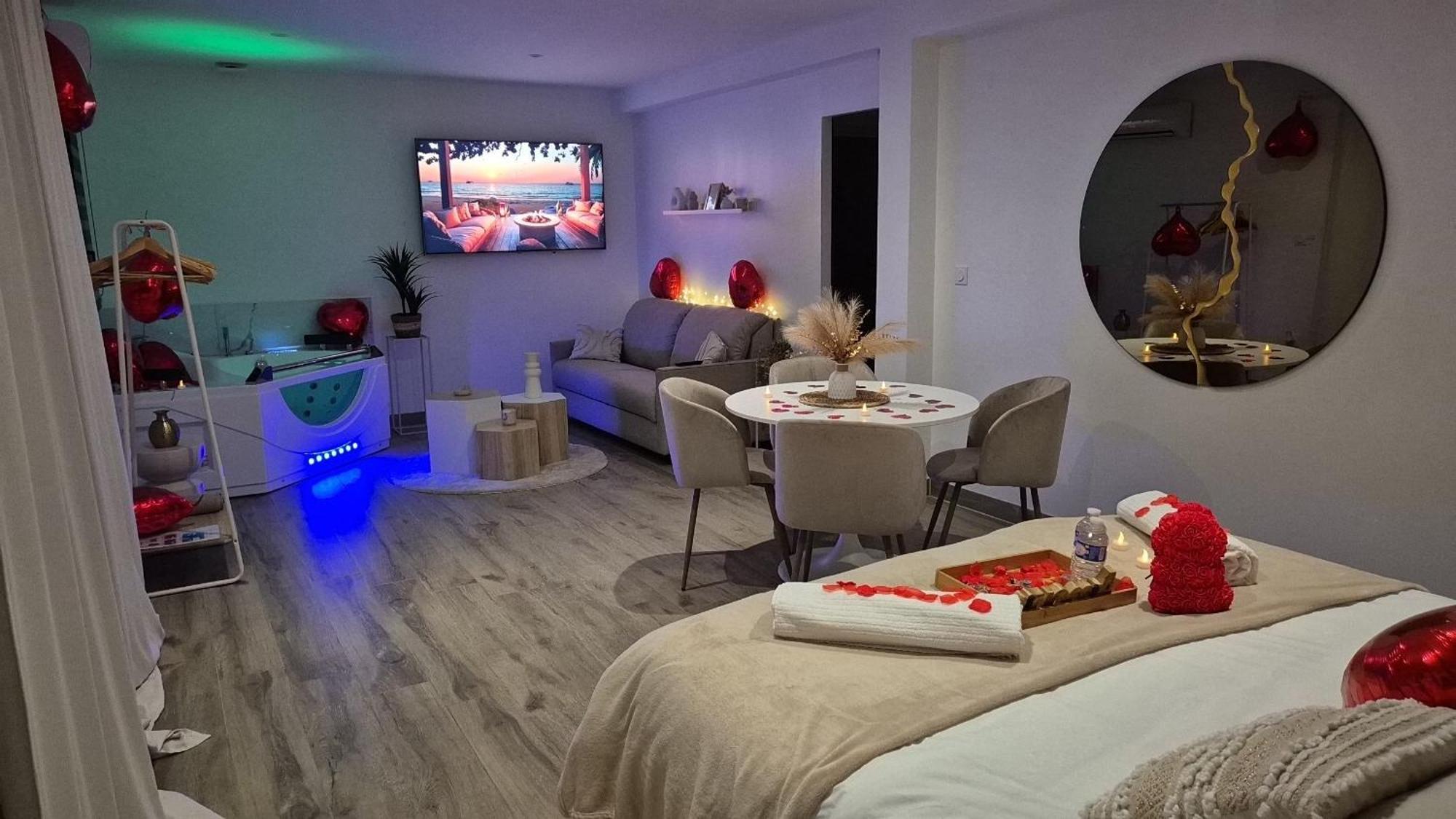 Love Room - Cocon Room - Toulon - 奥利奥斯 外观 照片